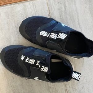 Nike flex runner for little kids